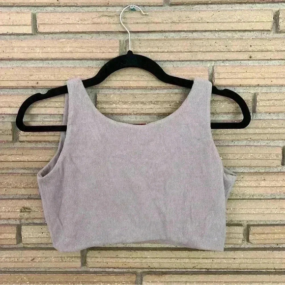 Lazuli Label V-Neck Halter Sports Top Size Small - Picture 2 of 5